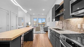 Apartment, 1 Bedroom, Non Smoking | Private kitchen