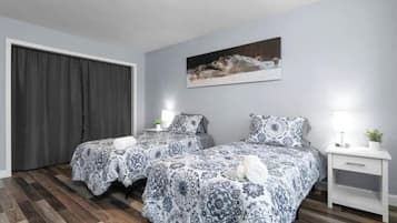 3 slaapkamers, een strijkplank/strijkijzer, wifi, beddengoed