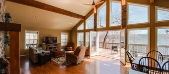 Beaver Lakefront Luxury+Views+Hot Tub+Spacious+Fun