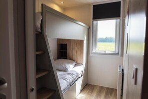 12 bedrooms, Internet