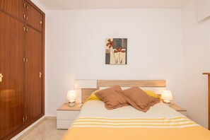 1 quarto, ferros/tábuas de passar roupa, acesso à internet