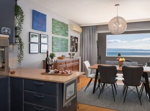 Dining - Seaview Lux Apartment Znjan – 120m², Close to Beach, Parking & WiFi (Split)