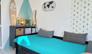 2 bedrooms, iron/ironing board, bed sheets