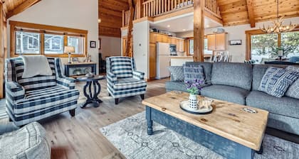 Elevated Comfort: A Spacious Mountain Home with Stunning Views