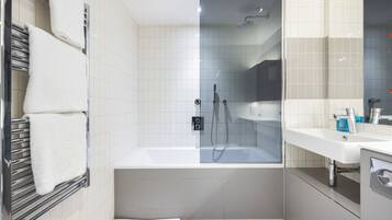 Executive Apartment, City View | Bathroom