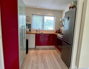 Exterior - Lovely Bungalow With Huge Garden (Sint Maartensvlotbrug)
