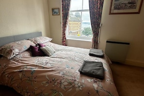 Apartment | 4 bedrooms, iron/ironing board, free WiFi, bed sheets