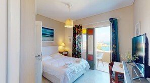 Estudio, vista al mar | Insonorización, tabla de planchar con plancha y wifi gratis