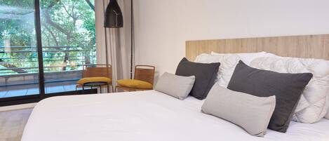 2 chambres, coffres-forts dans les chambres, Wi-Fi, draps fournis