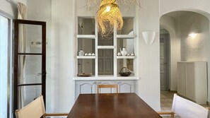 Hus | Reception