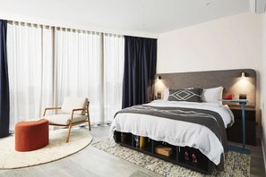 Rideaux occultants, fer et planche à repasser, Wi-Fi gratuit