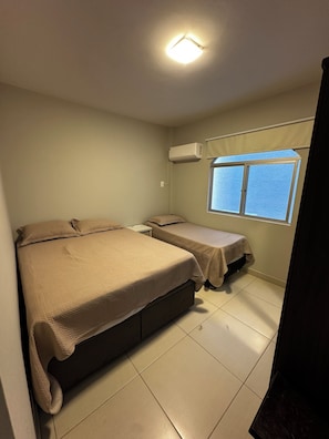 2 bedrooms, free WiFi - Apartment 1 min from the beach (Centro Itapema)