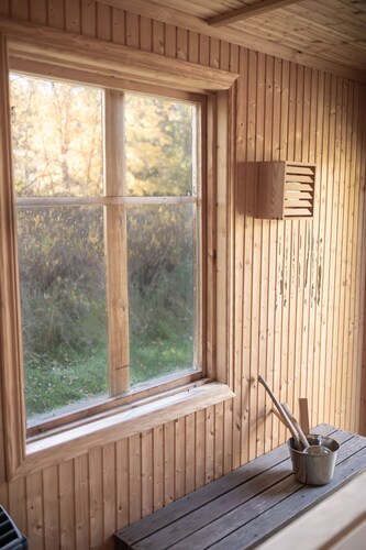 Family Friendly Cottage by the Lake in Småland – Perfect for Large Groups   SE06078