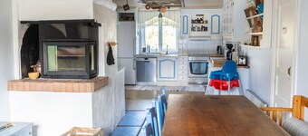 Family Friendly Cottage by the Lake in Småland – Perfect for Large Groups   SE06078