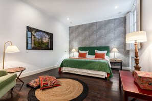 2 bedrooms, iron/ironing board, bed sheets