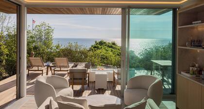 Luxury Montauk Waterfront Cottage with Private Spa & Sunset Views