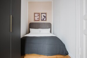 1 chambre, fer et planche à repasser, Wi-Fi, draps fournis