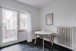 Dining - Blueground | Matthäus, balcony & w/d, nr zoo (Basel)