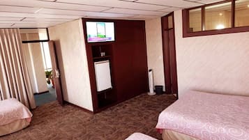 Familien-Doppel- oder -Zweibettzimmer, Stadtblick