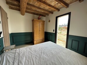 7 habitaciones, tabla de planchar con plancha, wifi y ropa de cama