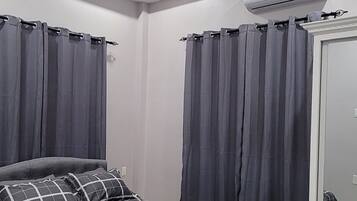 3 habitaciones, tabla de planchar con plancha, wifi y ropa de cama