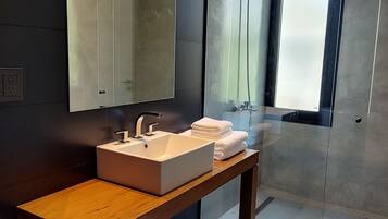 Camera Standard | Bagno | Doccia, asciugacapelli, bidet, asciugamani