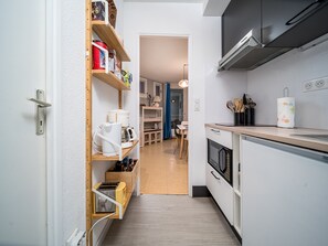 Fridge, microwave, dishwasher, coffee/tea maker