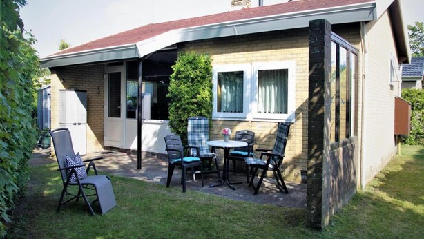 House | Garden - Appealing Bungalow With Large Garden (Sint Maartensvlotbrug)