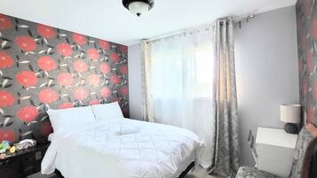 5 bedrooms, iron/ironing board, WiFi, bed sheets