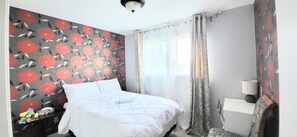 5 bedrooms, iron/ironing board, WiFi, bed sheets