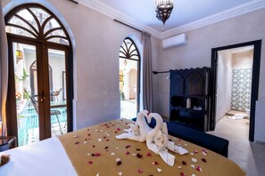 KAMIL | Desk, laptop workspace, soundproofing, free WiFi - riad dar yousra  (Marrakech)