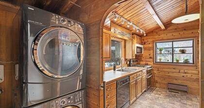 Mountain Family Cabin w/ 4 bedrooms & pool table