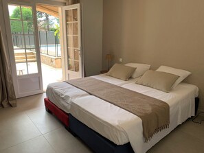 6 habitaciones, escritorio y tabla de planchar con plancha 