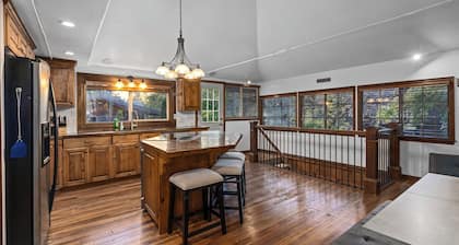 Vivian Park Retreat w/ Hot Tub Provo Canyon Getaway