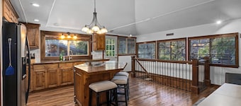 Vivian Park Retreat w/ Hot Tub Provo Canyon Getaway
