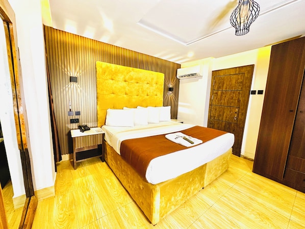Quarto conforto | Escrivaninha, Wi-Fi de cortesia