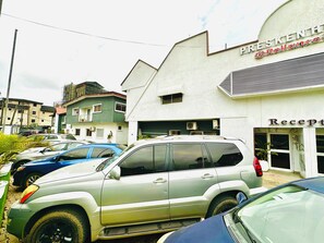 Fachada de la propiedad