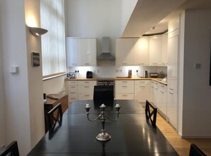 Apartment, 2 Bedrooms | Private kitchen
