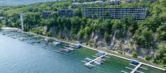 Canandaigua Lake Front Condo, Beach Access, Hike, Fireplace