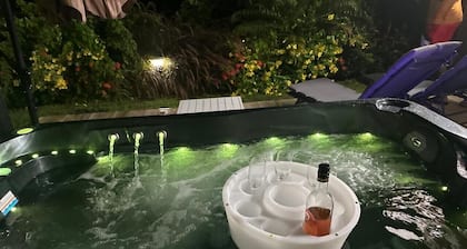 Sonia Bungalow with jacuzzi and large spaces ideal for 2 people.