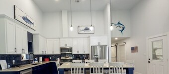 Fish Stories 5 Bedroom/3.5 Bathroom With Pool and Playscape