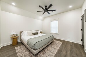 2 bedrooms, WiFi, bed sheets