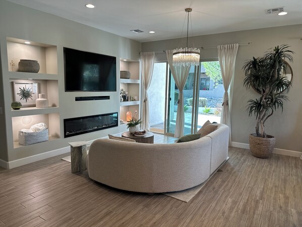 スマートテレビ、暖炉