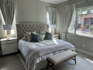 2 soverom, skrivebord, strykejern/-brett og wi-fi