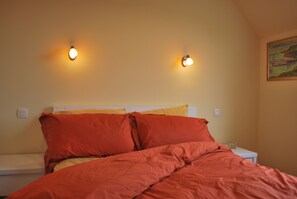 2 soverom, safe på rommet, strykejern/-brett og wi-fi (inkludert)