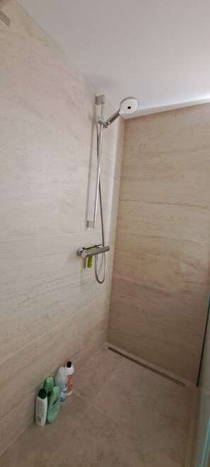 Shower, hair dryer, towels, soap - Sables&Dunes, relax 200m from the dunes (De Haan)