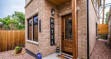 Lohi Luxury Lodge. Cozy Luxe 2-bedroom in heart of Denver. in Denver. Wifi + AC