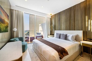 Desk, iron/ironing board, WiFi, bed sheets