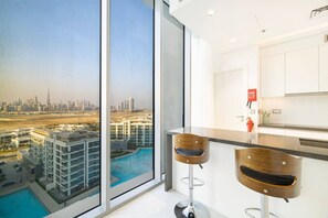 Private kitchen - 2BR in with Burj Khalifa View (Dubai)