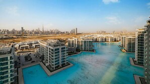 Exterior - 2BR in with Burj Khalifa View (Dubai)